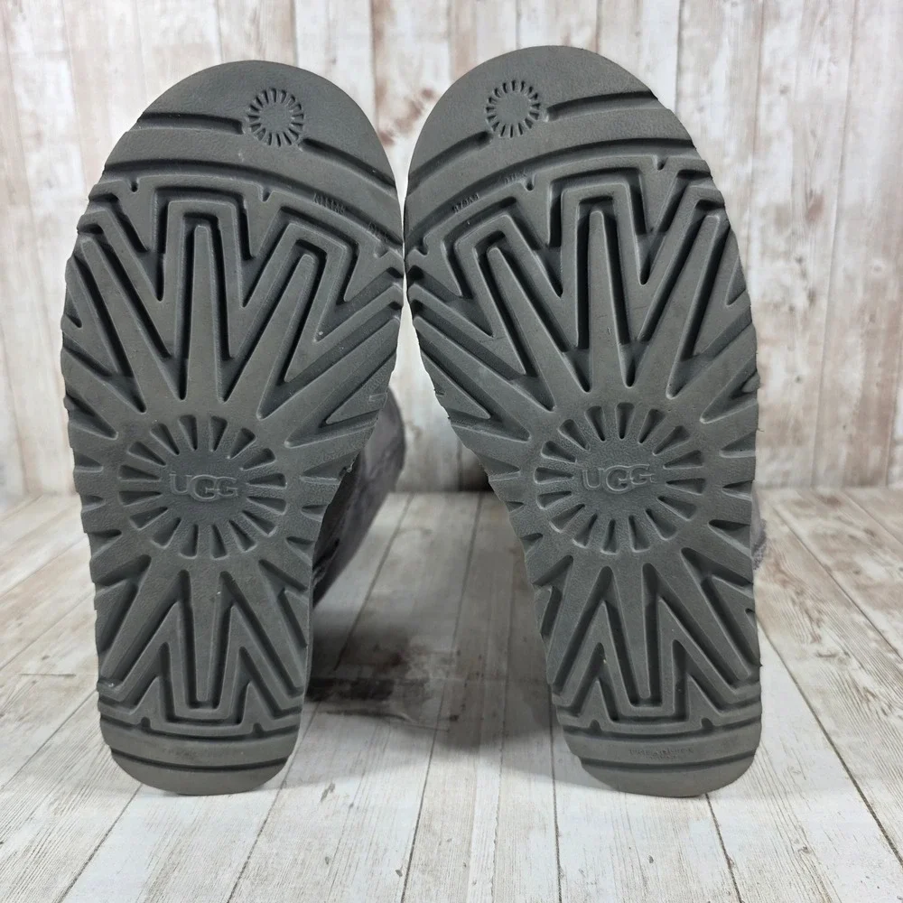 UGG Australia Classic Tall Boots Charcoal Suede‎ Sheepskin Lined Women US 7